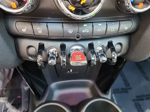 Used 2024 MINI Cooper 2-Door Hardtop image 29