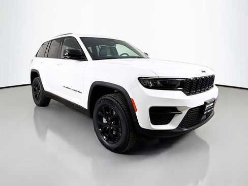 New 2025 Jeep Grand Cherokee Altitude image 1