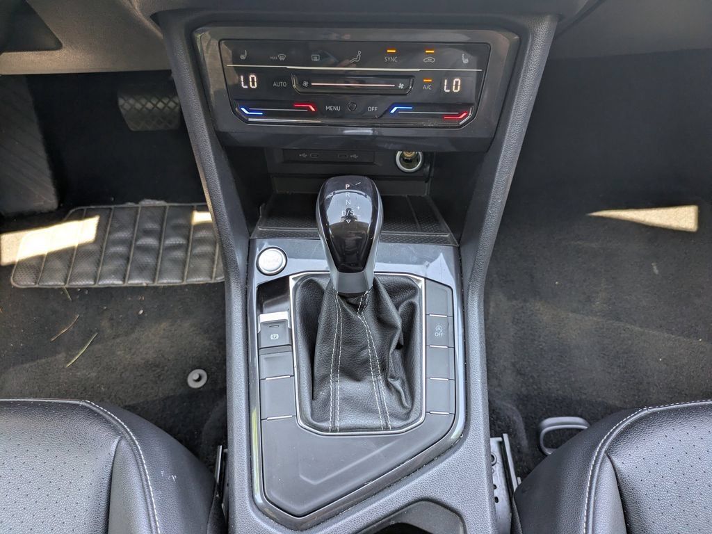 Used 2024 Volkswagen Tiguan SE FWD image 19