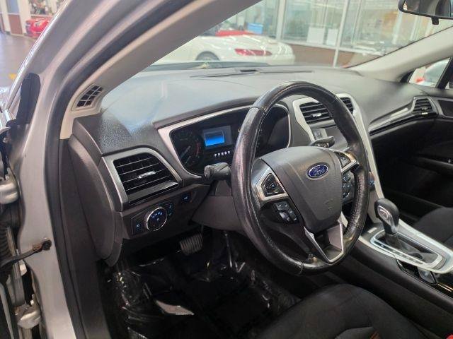 Used 2014 Ford Fusion SE w/ Equipment Group 201A FWD image 8