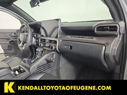 Certified 2025 Toyota Tacoma TRD Sport w/ TRD Sport Premium Package AWD/4WD image 21