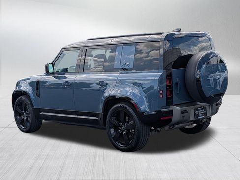 Used 2024 Land Rover Defender 110 X-Dynamic SE AWD/4WD image 5