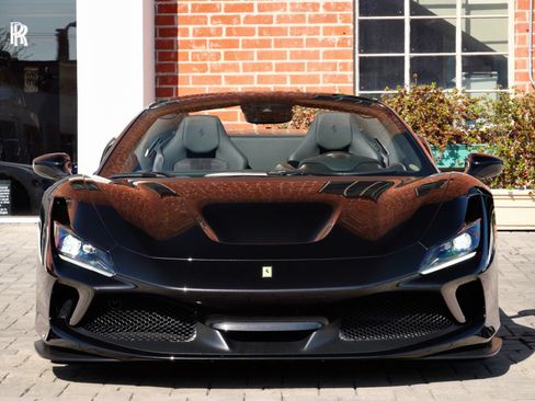 Used 2023 Ferrari F8 Tributo RWD image 2