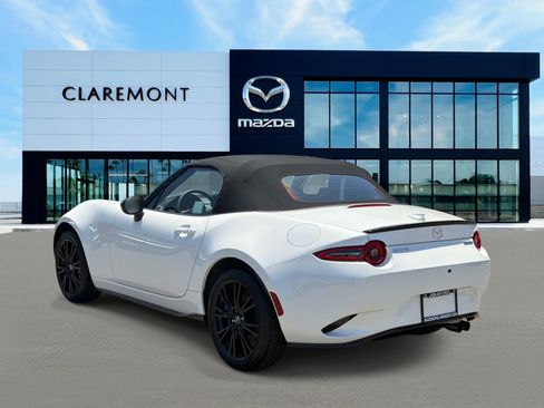 New 2026 MAZDA MX-5 Miata Club w/ Appearance Package RWD image 6