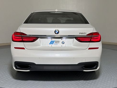 Used 2019 BMW 750i w/ Executive Package RWD image 6