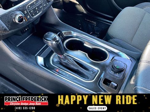 Used 2020 Chevrolet Traverse LT w/ Driver Confidence II Package image 14