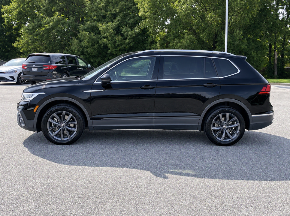 Certified 2023 Volkswagen Tiguan SE FWD image 5