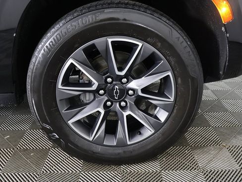 Used 2021 Chevrolet Suburban Z71 w/ Z71 Off-Road Package image 25