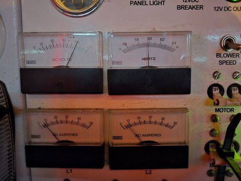 Used 2014 Chevrolet Express 2500 image 9