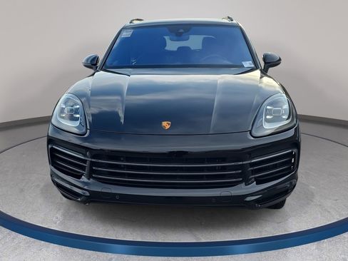 Used 2023 Porsche Cayenne Platinum Edition AWD/4WD image 3