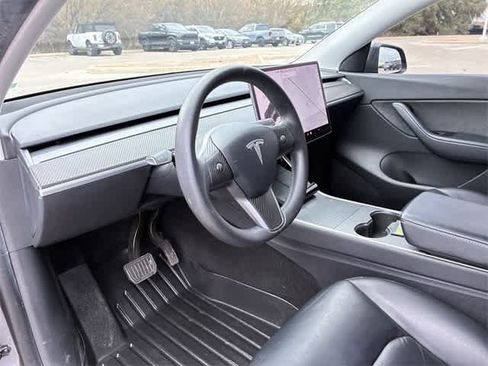 Used 2020 Tesla Model Y Long Range image 2