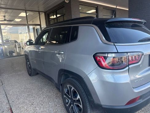 Used 2023 Jeep Compass Limited AWD/4WD image 3