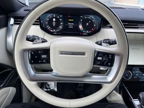 Used 2023 Land Rover Range Rover SE AWD/4WD image 9