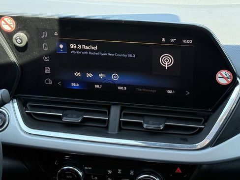 Used 2025 Chevrolet Trax LT FWD image 16