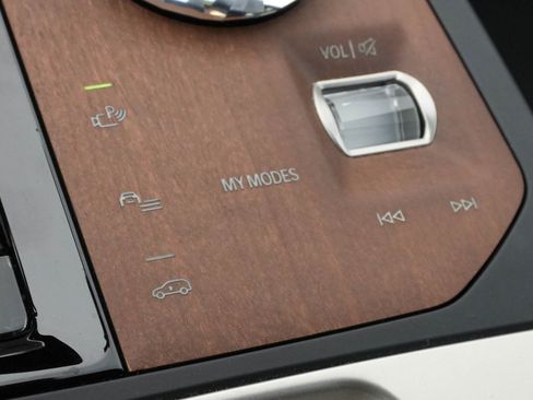 Used 2023 BMW iX xDrive50 w/ Premium Package image 24