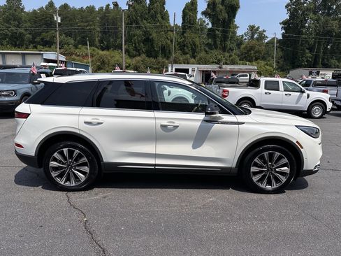 Used 2021 Lincoln Corsair Reserve AWD/4WD image 5