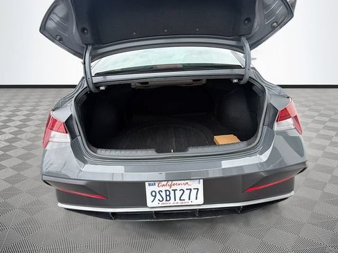 Used 2025 Hyundai Elantra SEL FWD image 26