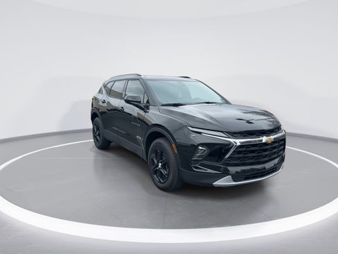 Certified 2026 Chevrolet Blazer LT w/ Convenience Package image 2
