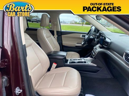 Used 2022 Ford Explorer XLT w/ Equipment Group 202A AWD/4WD image 17