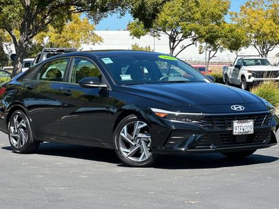 Certified 2025 Hyundai Elantra SEL w/ Cargo Package