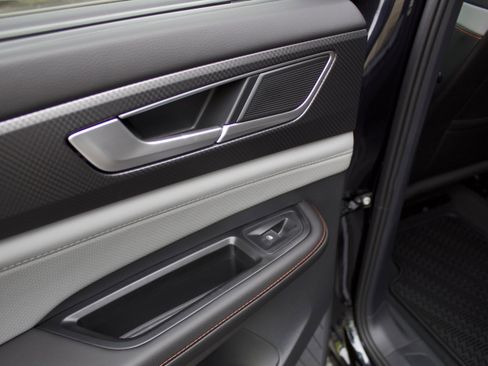 New 2026 Volkswagen Atlas Peak Edition image 24