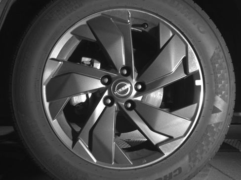 Used 2025 Nissan Rogue SV FWD image 12