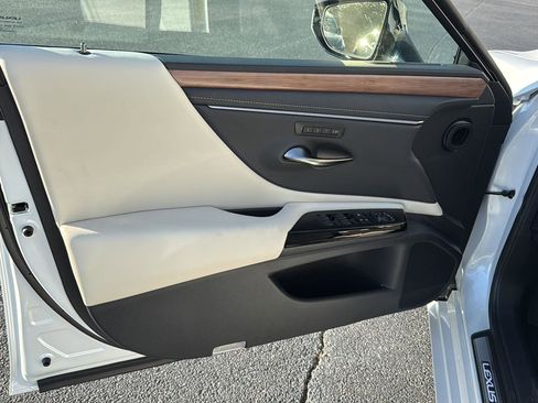 New 2025 Lexus ES 350 w/ Premium Package image 14