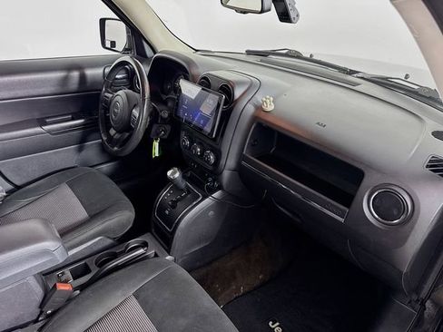 Used 2014 Jeep Patriot Latitude image 31