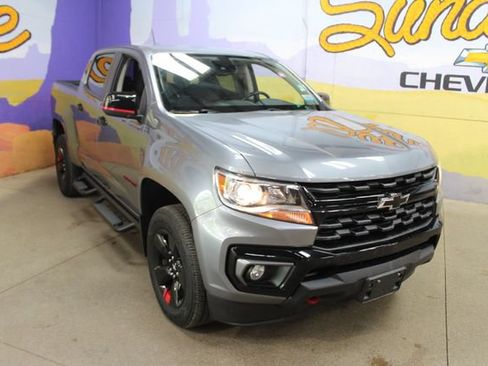 Used 2022 Chevrolet Colorado LT w/ Redline Special Edition AWD/4WD image 2