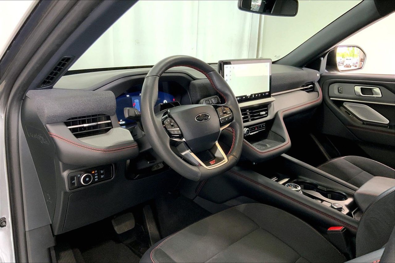 Used 2025 Ford Explorer ST w/ Sun And Sound Package AWD/4WD image 13