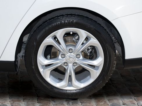 Certified 2024 Honda Accord LX image 38