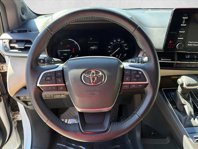 Used 2022 Toyota Sienna XLE w/ XLE Plus Package FWD image 14