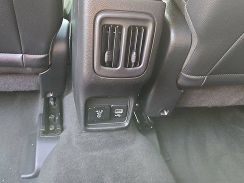 Used 2018 Jeep Compass Limited w/ Navigation Group AWD/4WD image 24