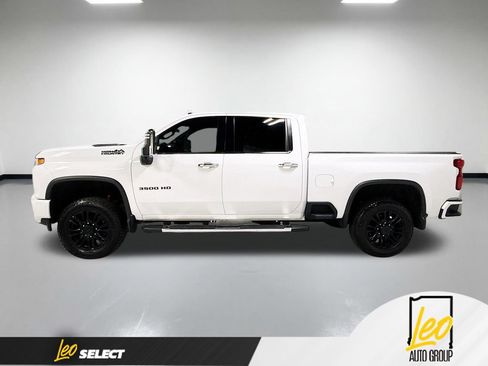 Used 2022 Chevrolet Silverado 3500 High Country w/ Technology Package AWD/4WD image 11