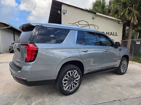 Used 2023 GMC Yukon Denali Ultimate AWD/4WD image 5