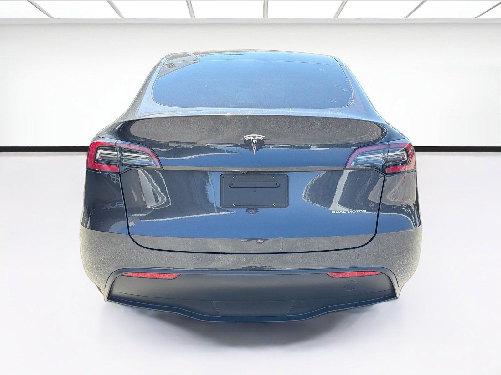 Used 2024 Tesla Model Y Long Range AWD/4WD image 5