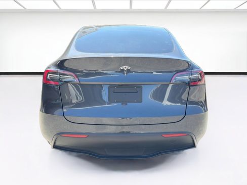 Used 2024 Tesla Model Y Long Range AWD/4WD image 5