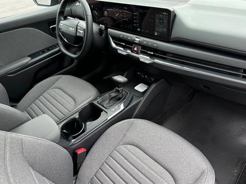 New 2025 Kia K4 EX image 17