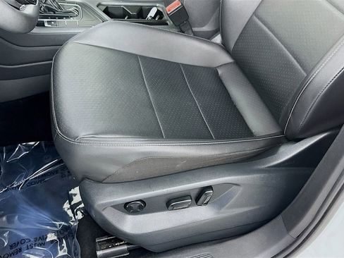 Used 2021 Volkswagen Tiguan SE w/ Panoramic Sunroof Package FWD image 26