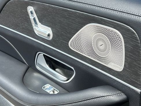 Used 2024 Mercedes-Benz GLE 350 4MATIC w/ AMG Line Exterior image 37