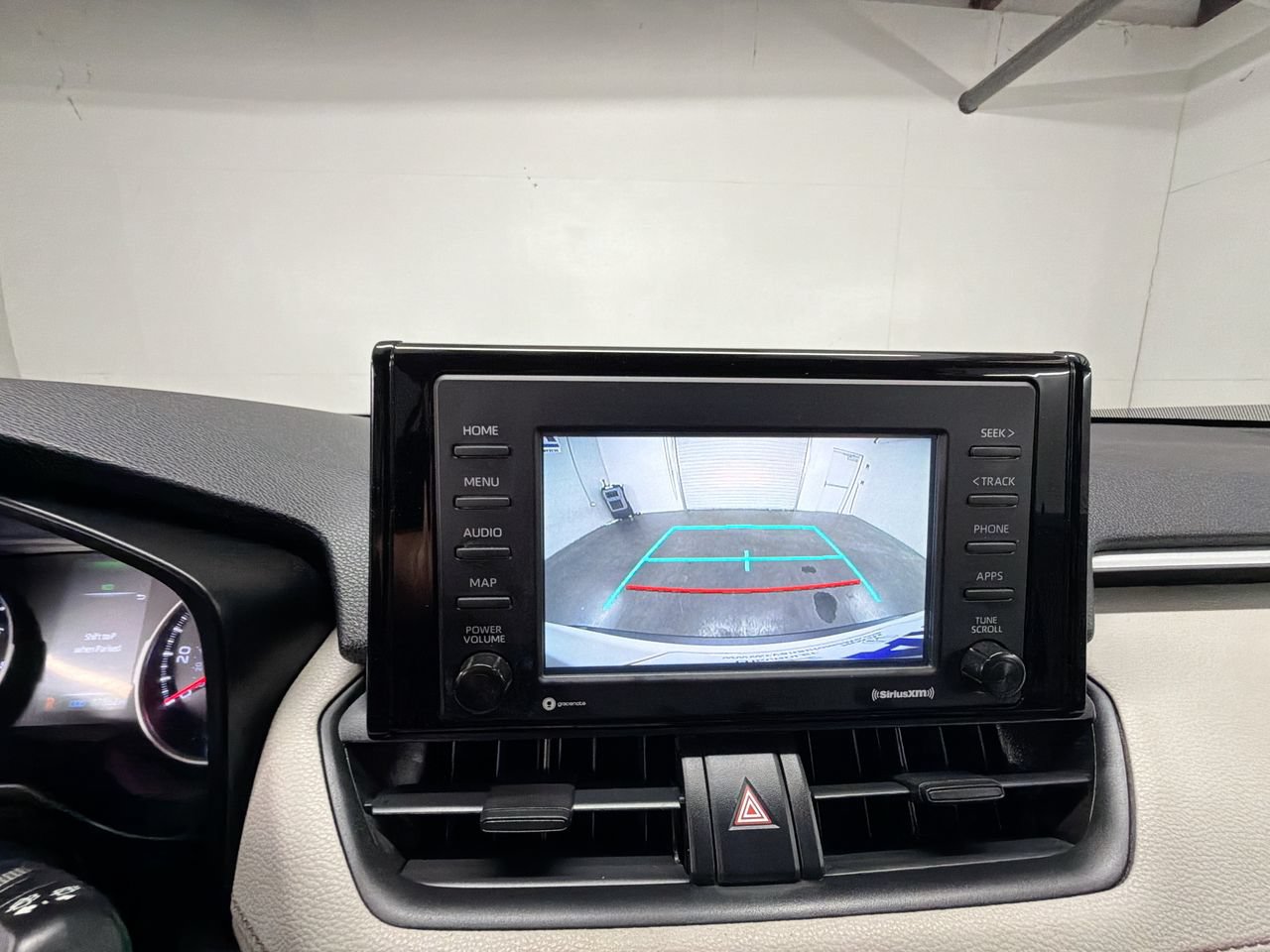 Used 2020 Toyota RAV4 XLE FWD image 14