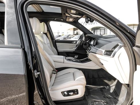 Used 2022 BMW X5 M50i w/ Executive Package image 41