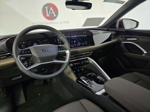Certified 2025 Audi Q5 Premium image 13