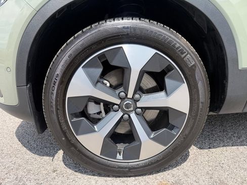 Certified 2023 Volvo XC40 B5 Plus w/ Protection Package Premier AWD/4WD image 8