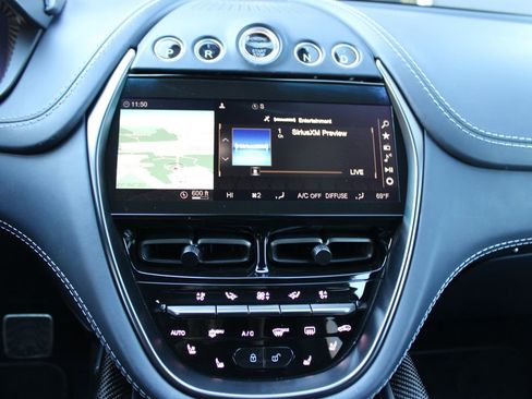 Used 2022 Aston Martin DBX image 17