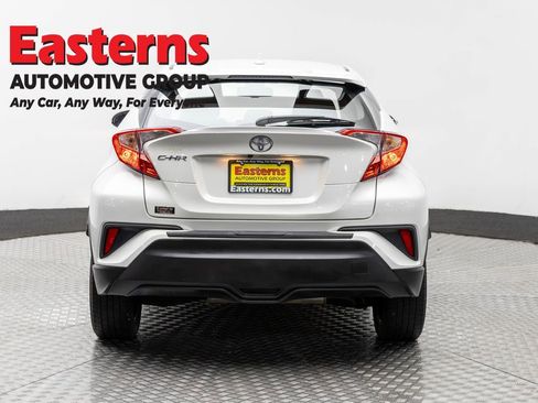 Used 2018 Toyota C-HR XLE FWD image 6