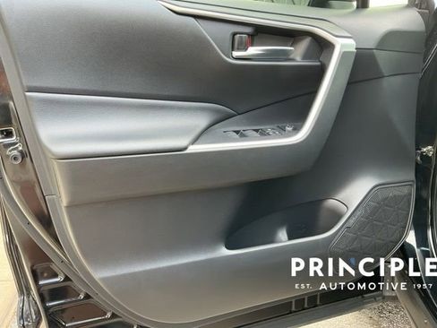 Used 2022 Toyota RAV4 SE image 22