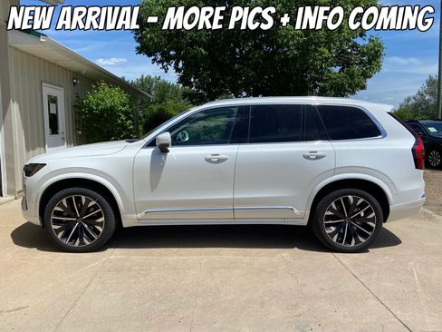 Used 2025 Volvo XC90 B6 Plus AWD/4WD image 2
