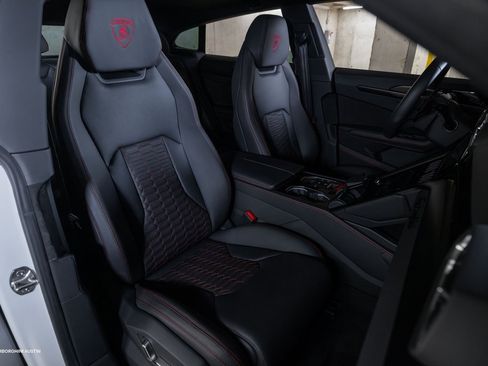 Used 2024 Lamborghini Urus S image 50