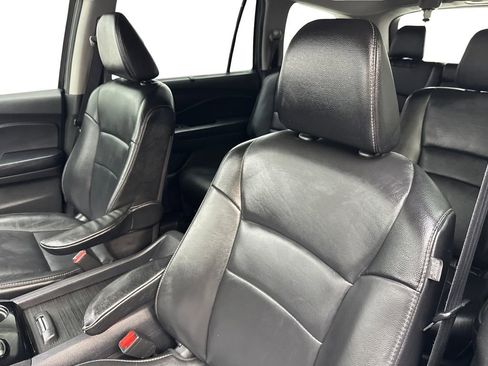 Used 2019 Honda Pilot Touring image 27
